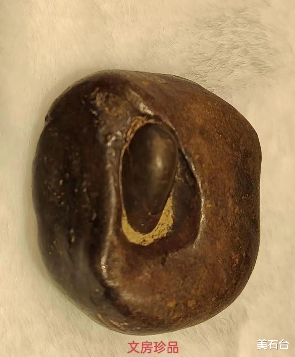 太神奇,杭州石展惊现溶洞小品石,银色玻璃皮呈现金属光泽