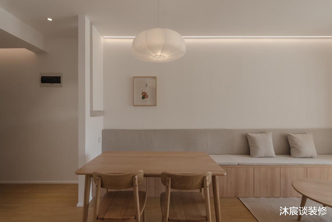 通长型卡座真是小户型的制胜“法宝”,家显得开阔又敞亮,很实用