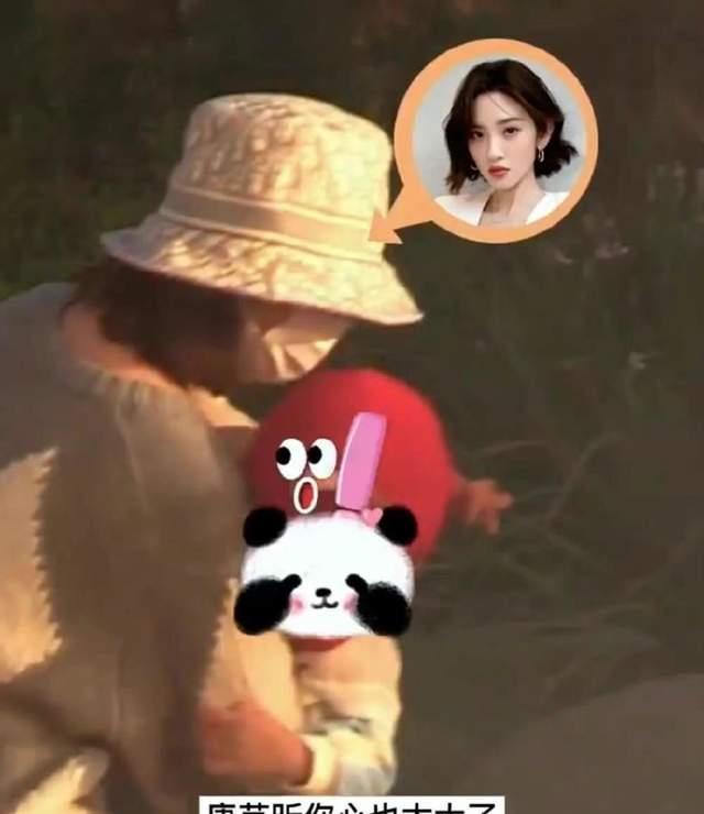 唐艺昕|唐艺昕带女儿玩耍，母女穿同色系衣服，网友热议不断