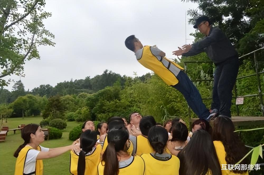 薪水|社畜职场酒桌文化：领导激情发言，画的饼竟够吃3年