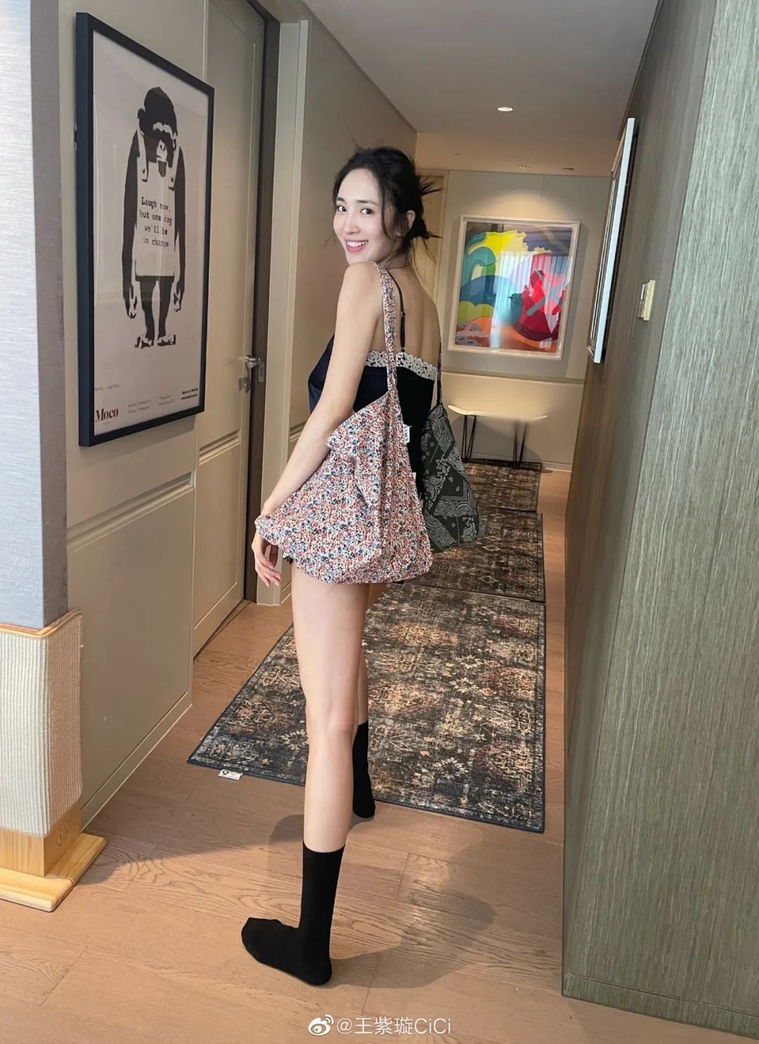 浪姐王紫璇豪宅曝光!自带室内电梯,摆满潮玩,装修品位一绝