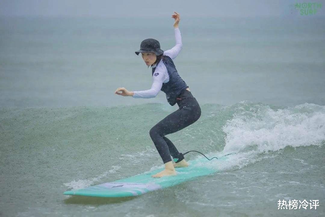 |冷评：去年有个吴某某，今年又一个吴某某，很巧都是脚踏多只船