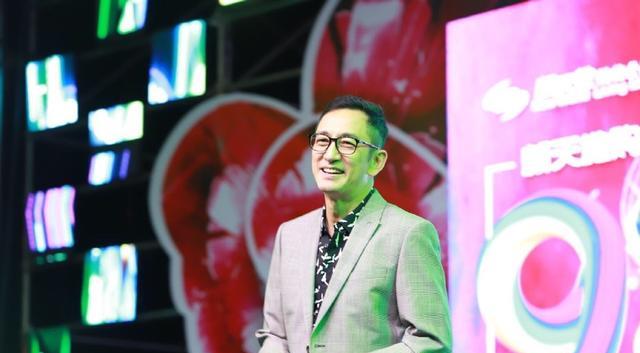 吴启华|吴启华自曝已在深圳买房,坦言在内地生活安心,工作待遇高于TVB