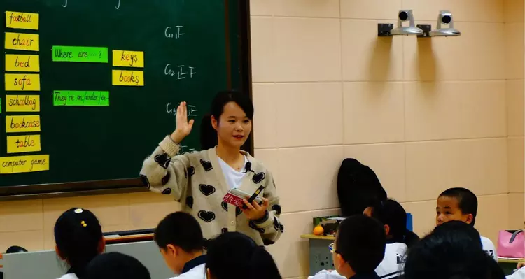 有种毁容叫“当班主任一年”, 仙女变大妈, 亲妈看了都认不出
