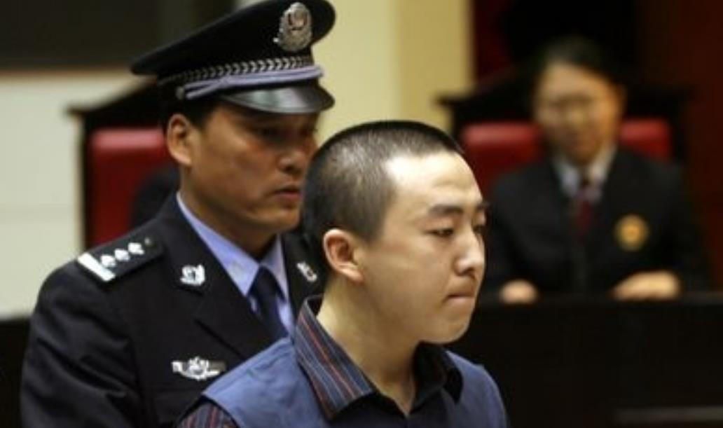 广东男子取款,175元取出17.5万,银行追回拒不配合,结局如何?