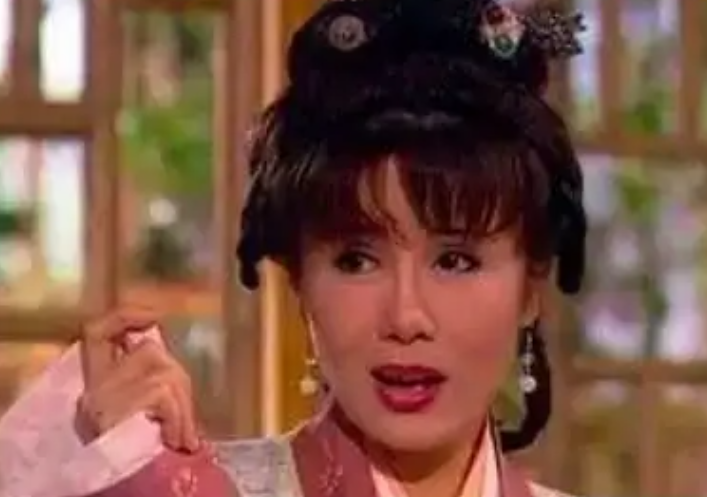 香港小姐|?59岁港姐心碎宣布离婚!富豪老公逼她住简陋房间,出轨25岁模特