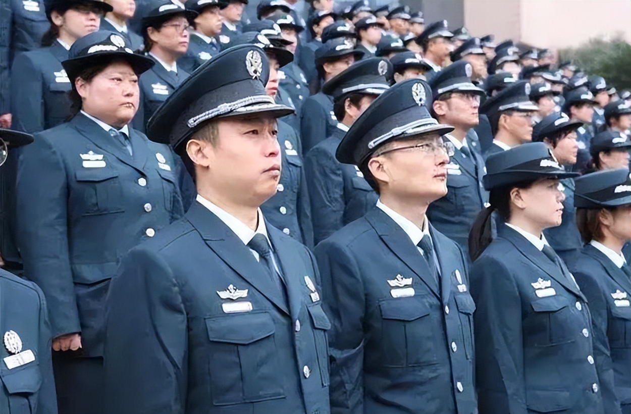 文职|2022年军队文职招聘再“遇冷”,月薪过万也无人问津,原因真现实