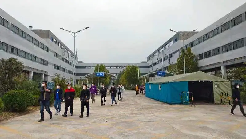 苹果|苹果有多重要？河南多个乡镇收到硬性指标：协助富士康招工复产