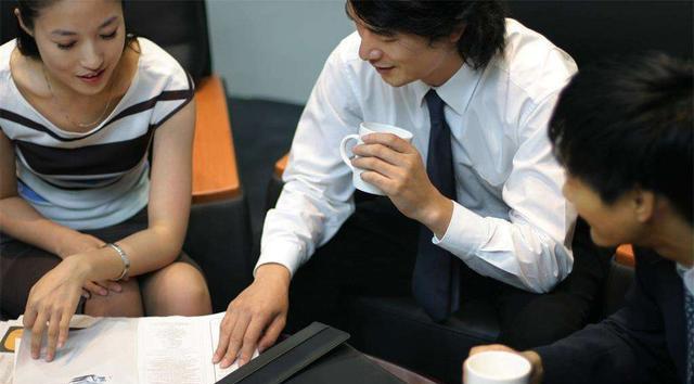 大智慧|“大智慧”的中年职场人,有5种表现,看似沉默实则“内有乾坤”