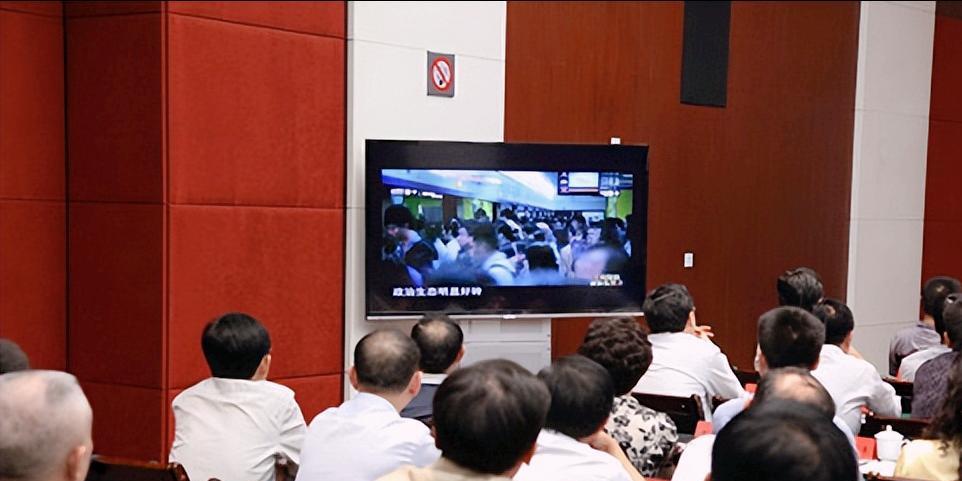 |在领导手下工作已经十年，每次领导升职我也会升职，这样好不好？