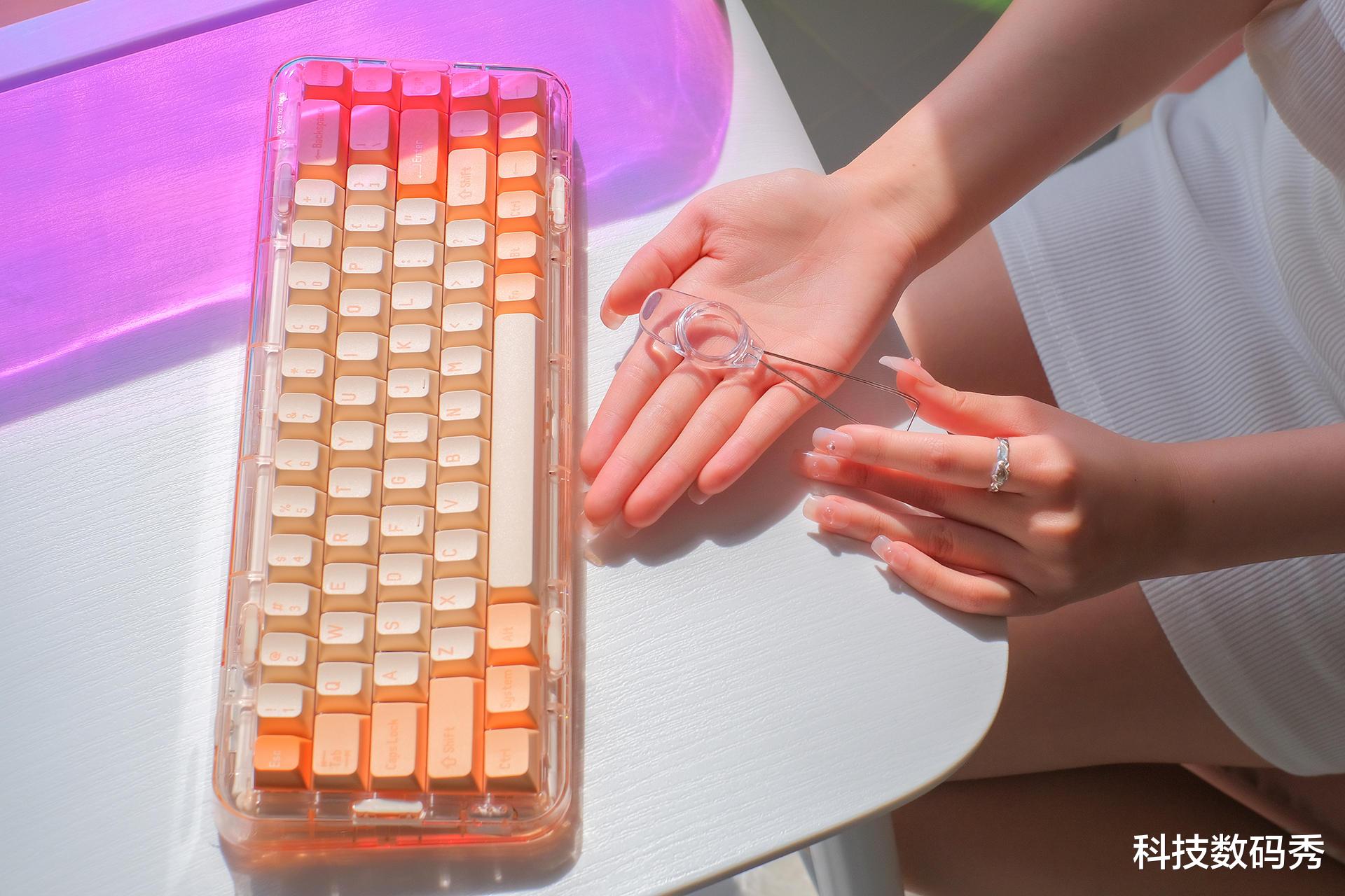 传感器|职场女性专属键盘,MelGeek MOJO68 瑰丽配色,不打油,手感好