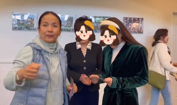 吕丽萍|吕丽萍在国外豪宅中招待客人，62岁老态尽显，曾是大众情人