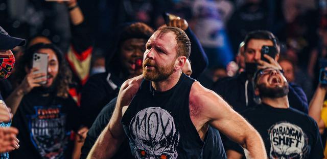 wwe|疯人院长：我在AEW很开心，不想回归WWE！前冠军示好老麦发冠军照