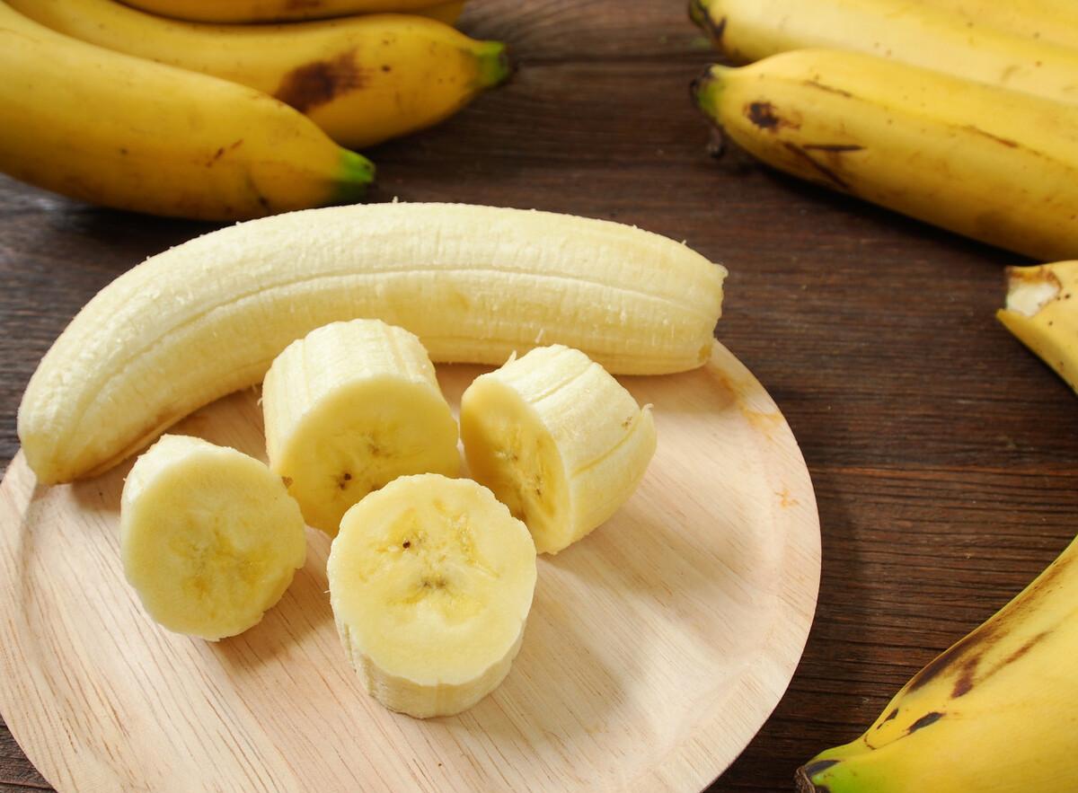 腹泻|XBB毒株更容易引起腹泻?提醒:拉肚子时“2吃2不吃”,要懂忌嘴