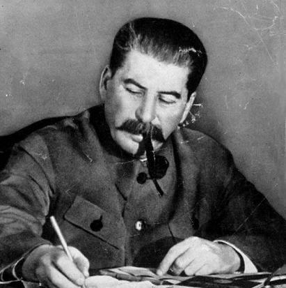 斯大林得知长子被俘后，为何立马将其舅舅、舅妈枪毙，并逮捕儿媳