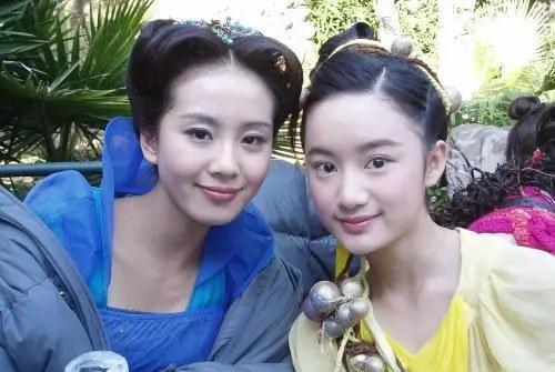 刘诗诗|刘诗诗给剧组人员送定制款羽绒服，人人都有，看到价格我慕了