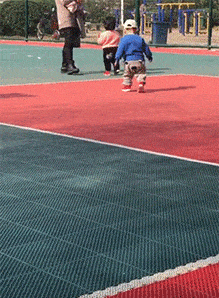 |富婆陈丽华孙女结婚，祖孙二人五官如复制黏贴，迟重瑞现场忙得慌