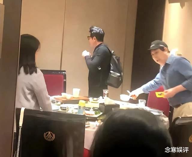 郭富城|郭富城回应发飙怒指偷拍者，真的很没有礼貌，朝他的两个女儿狂拍