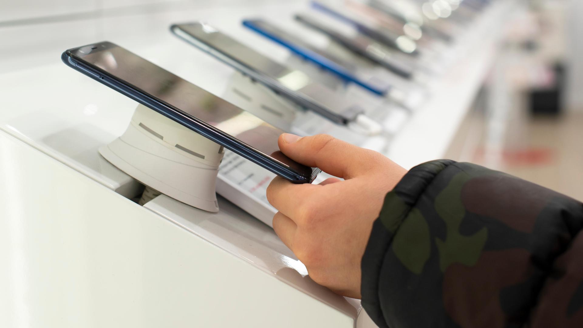 ssd|实体店和网购手机差别有多大？听听过来人的经验，别再被坑了