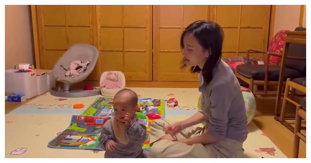 李亚鹏|李亚鹏:“喜”得小千金,次女出生272天之后终于有了自己的名字