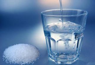 |百岁老人,血管依旧年轻,口述保养血管诀窍:只因我从不喝3种水