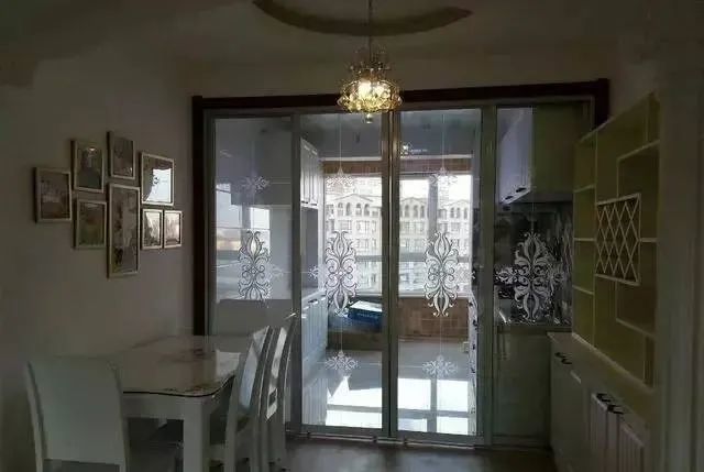 老公不顾工人的反对,坚持走一圈石膏线,美观大方还省钱