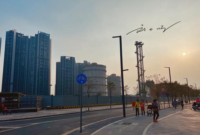 广州市|广州这座新城房价7万+，却住得密密麻麻，游客：好像穿越到了香港