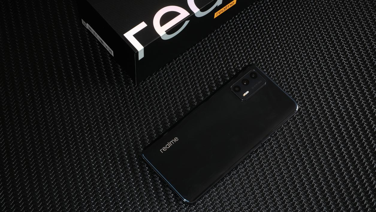 realme|realme真我GT Neo 2T评测: 均衡无槽点——敢越级的高质价比典型
