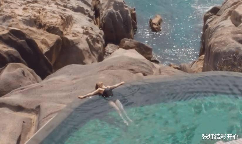 迪丽热巴|迪丽热巴泳池里畅游，当她从水里站起来那一刻，好身材让人羡慕