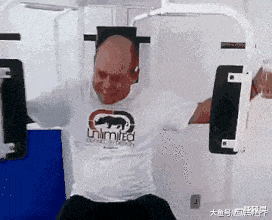 “自从换上了这种凳子，店里的生意格外的好！”