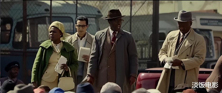 香格里拉|半个足球场大的小岛住着上千人，岛上人不愿搬，外面的人想住进去