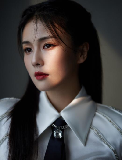 白鹿|王鹤棣白鹿环抱看剧本后，女方过往言行被扒，遭万家嫌还被质疑RN