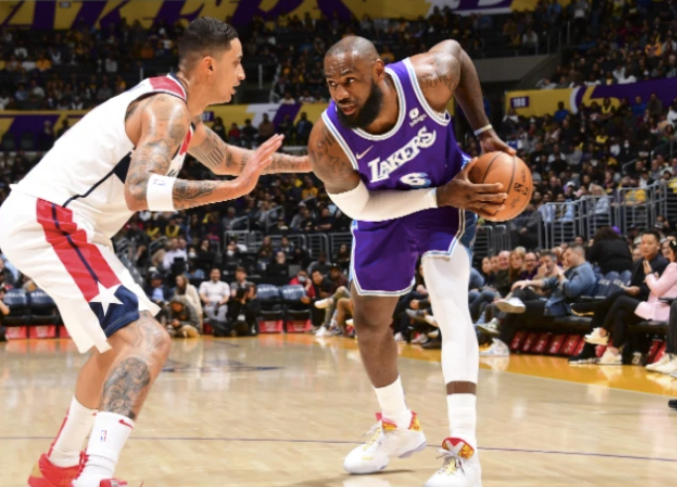 勒布朗·詹姆斯|50+7+6！詹皇超神一战又狂刷纪录，仰天怒吼全场高呼MVP