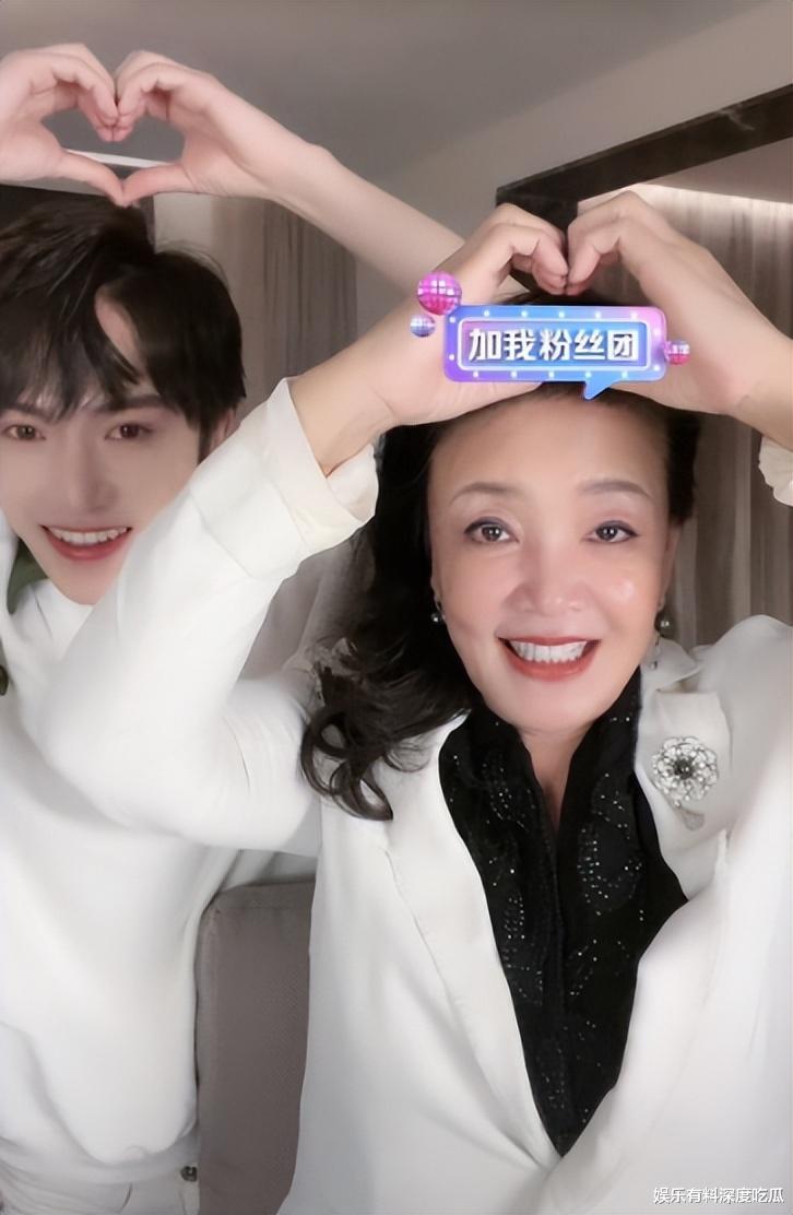 张兰|神操作!66岁的张兰被确诊新冠,还坚持在直播卖货,太拼了