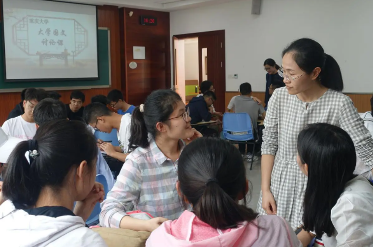 大学生|大学生留校任教优势明显，学生应该怎样做？硬件和软件缺一不可