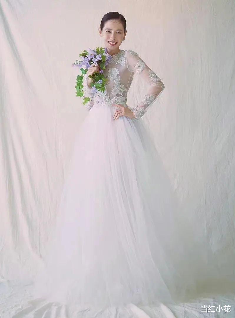 孙艺珍|孙艺珍玄彬大婚，穿3套婚纱，明星好友们都来了