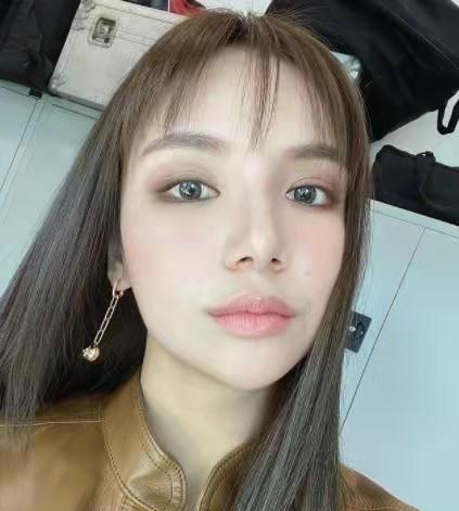 何猷君|何猷君百亿前女友再婚,八对龙凤镯过大礼,金饰堆积如山超奢华