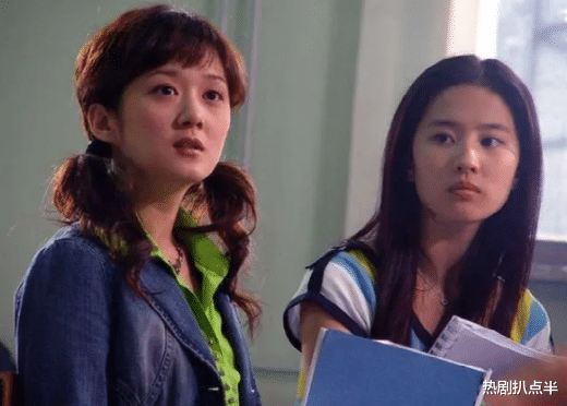 朴信惠|中韩女星合照,朴信惠的头比杨颖大一圈,热巴五官突出