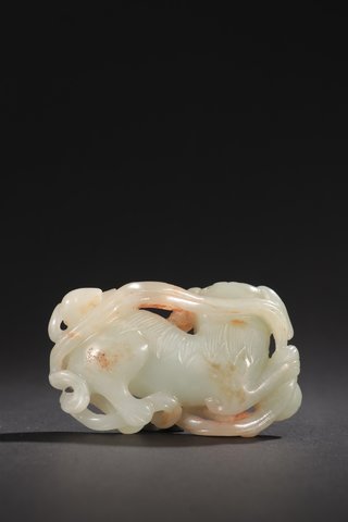 和田玉籽料|清-和田玉籽料瑞狮戏球雕件