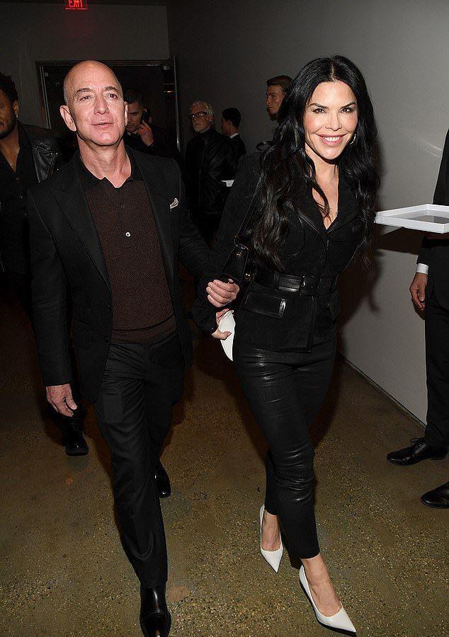 西雅图|离了首富老公，再嫁其貌不扬化学老师，贝佐斯前妻又嫁给了爱情