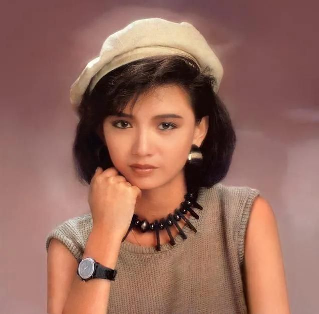 曾华倩|梁朝伟的初恋情人，香港知名女星经济困难, 想来内地发展求工作。