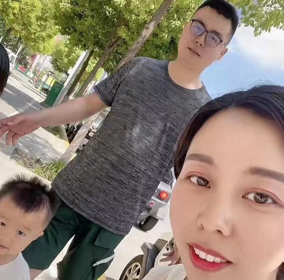网友爆料悦悦仍姓“郭”，叫萱萱不叫悦悦，田静给女儿改名是假象