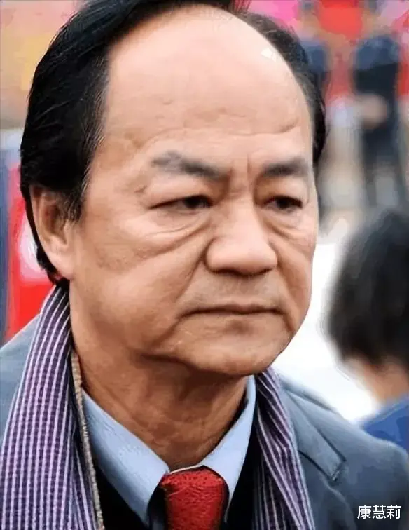 李连杰|年轻时帅气英俊，老了却丑得千奇百怪，这8位男星一个比一个可惜