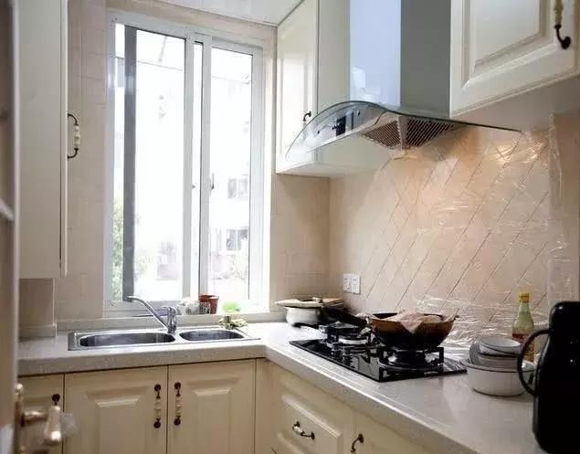 定制橱柜选啥板材好?20年木工肺腑之言:不懂别瞎买!毁房又费钱