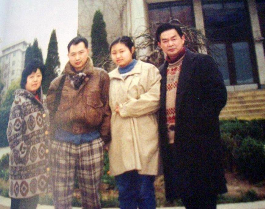 高枫|歌手高枫:27岁走红,34岁因病离世,20年了家人依旧无比怀念他