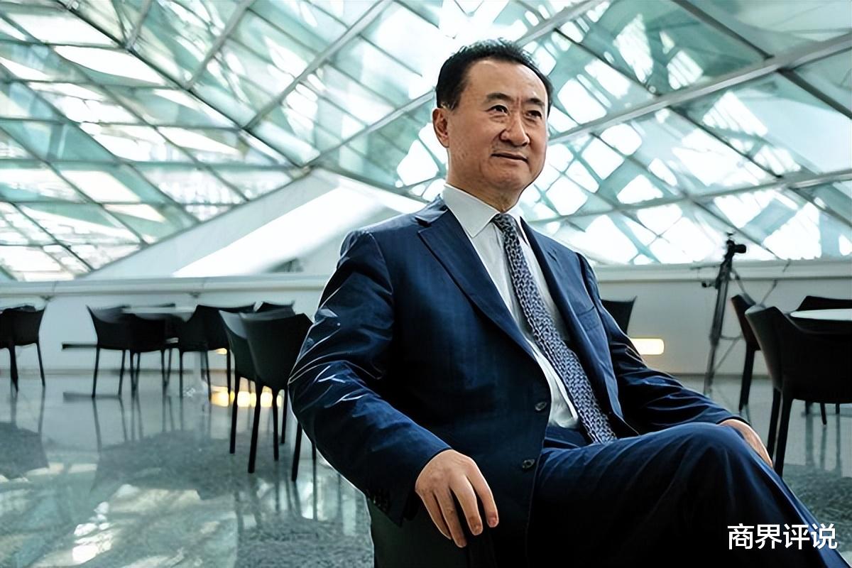 王思聪|父亲坐拥千亿，王思聪却带朋友街头吃烧烤，亏了20亿也是自己承担