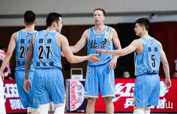 拜仁慕尼黑|一人打球6人无法上场？北京首钢签第四外援先把自己人搞紧张了