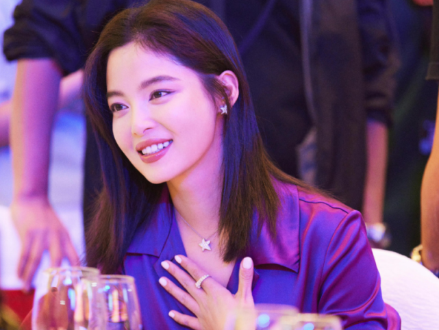 血糖 8位女星同活动比美！43岁章子怡少女麻花辫，周冬雨快“秃”了