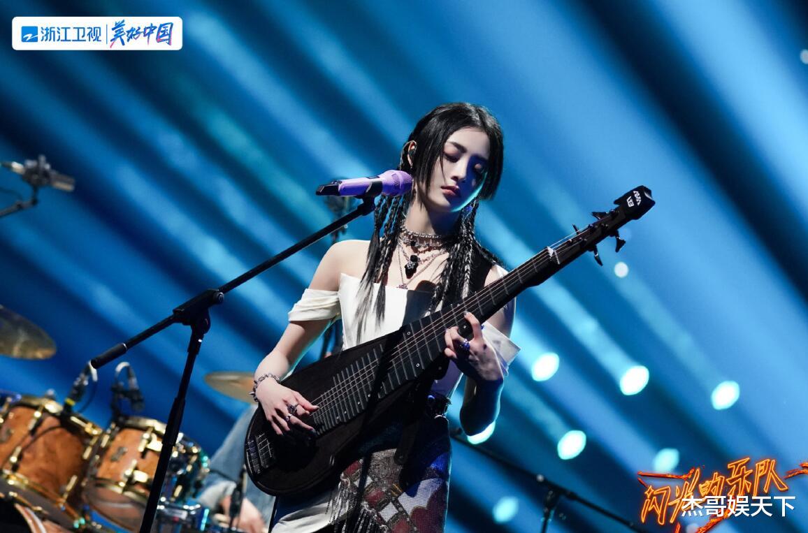 华少|张楚的“天真”让华少很尴尬，《闪光的乐队》赛制被打脸