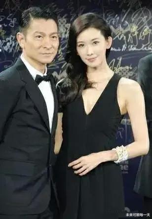 林志玲|陈冠希痛斥林志玲:你假装像个演员,实际上只是一个娱乐交易的诡计